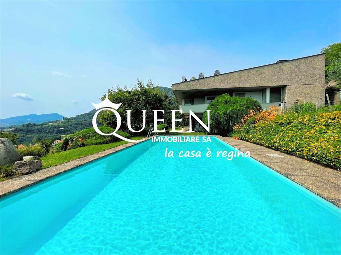 Morbio Superiore: 14.5 Room Semi Detached Villa, 485 Sqm, Pool And View
