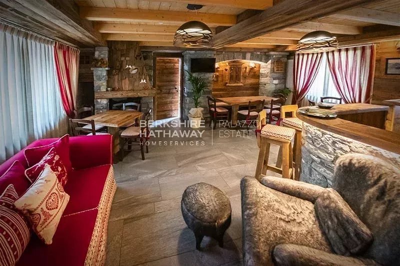 Chalet in Breuil-Cervinia, Aosta Valley / Vallée d'Aoste, Italy 2 - 16900074