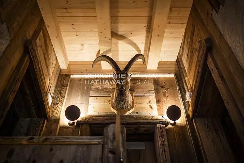 Chalet in Breuil-Cervinia, Aosta Valley / Vallée d'Aoste, Italy 3 - 16900074