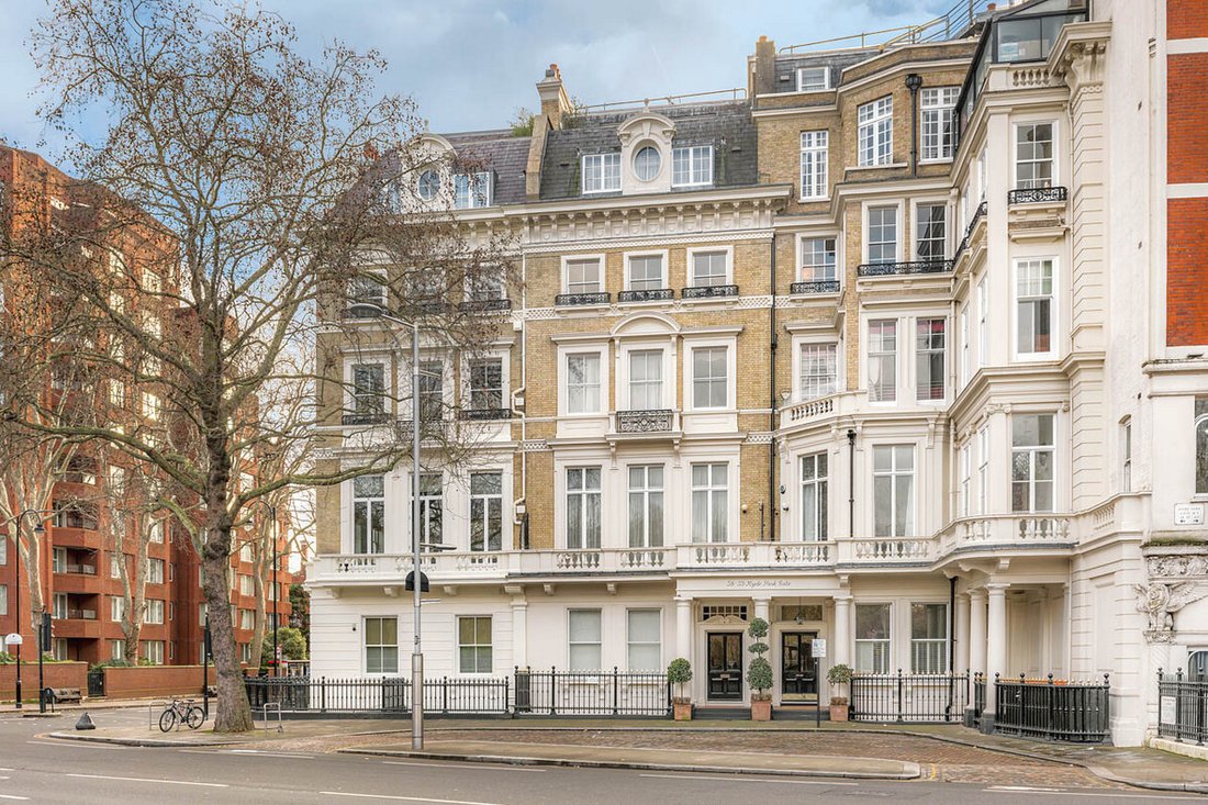 Apartment in Campden Hill, Kensington And Chelsea, England 1 - 15620113
