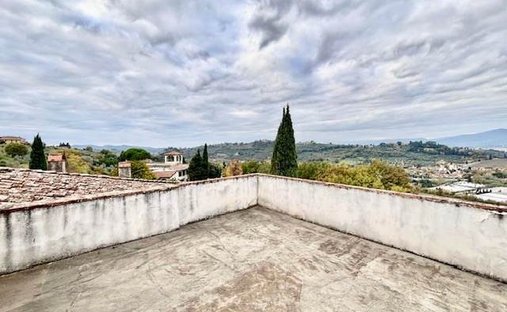 Castle for Sale in Tuscany, Italy