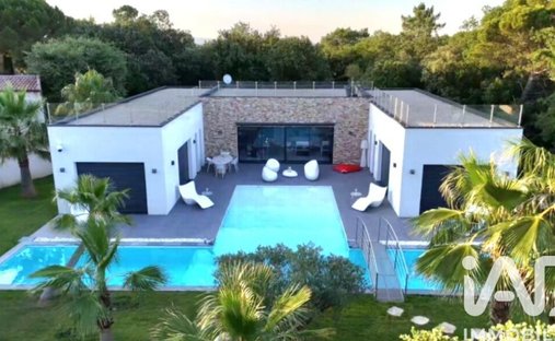 Castle for Sale in Saint-Laurent-des-Arbres, Occitanie, France