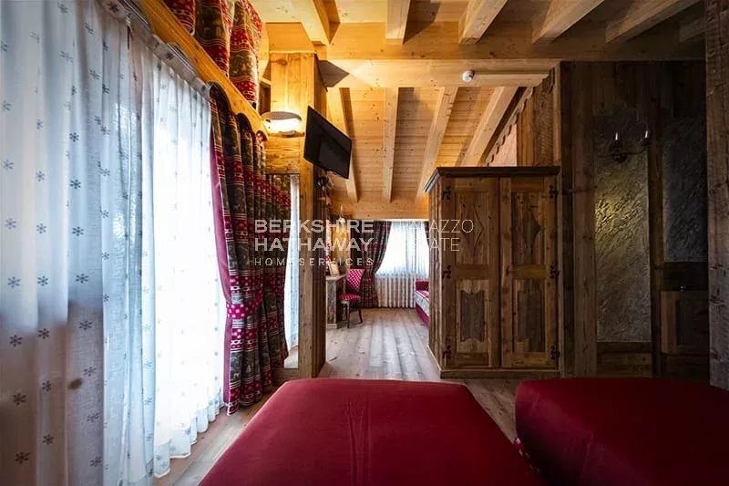 Chalet in Breuil-Cervinia, Aosta Valley / Vallée d'Aoste, Italy 5 - 16900074