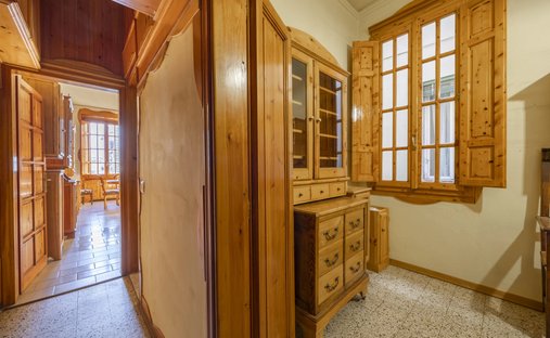 Castle for Sale in Tuscany, Italy