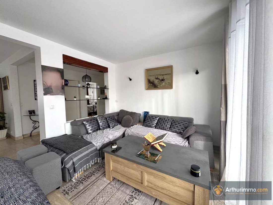 House in Les Pavillons-sous-Bois, Ile-de-France, France 3 - 16898318
