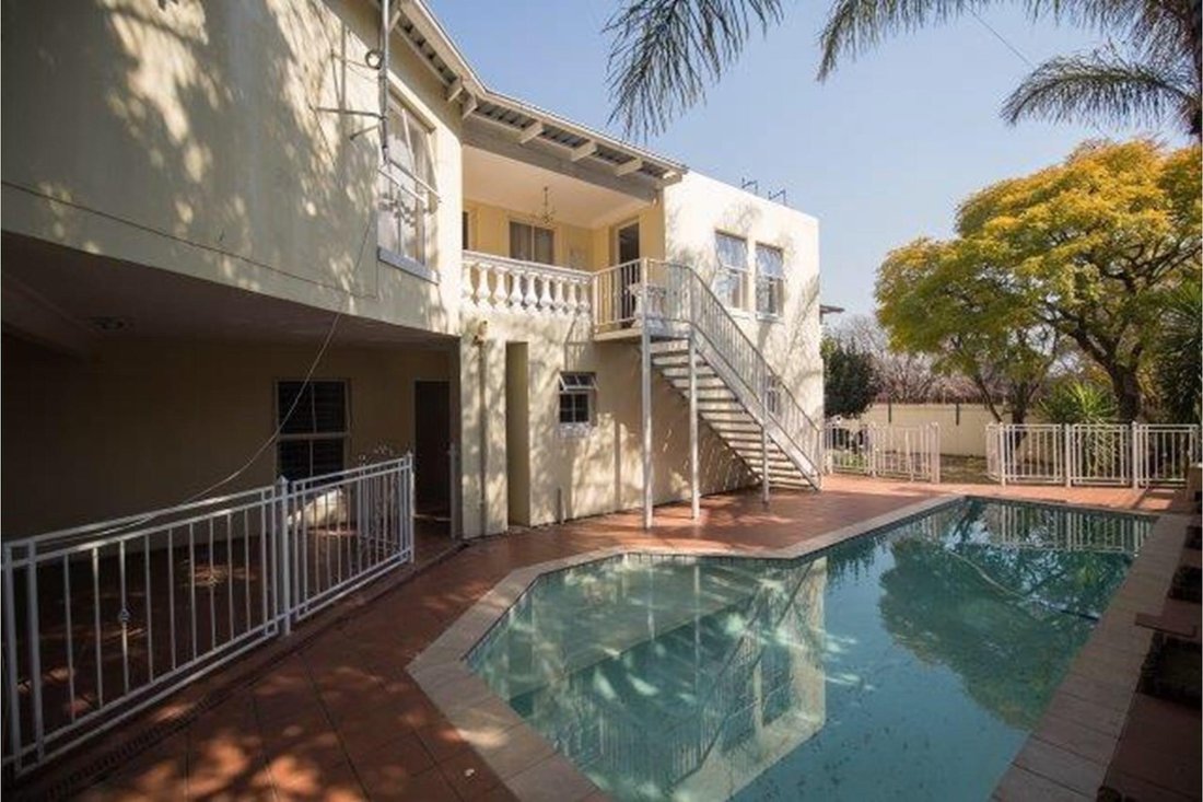 House in Waterkloof, Gauteng, South Africa 3 - 16900657