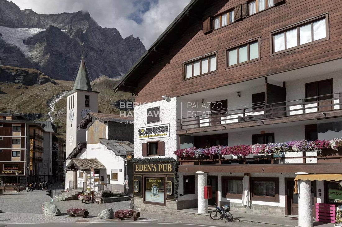 Apartment in Breuil-Cervinia, Aosta Valley / Vallée d'Aoste, Italy 1 - 16900092