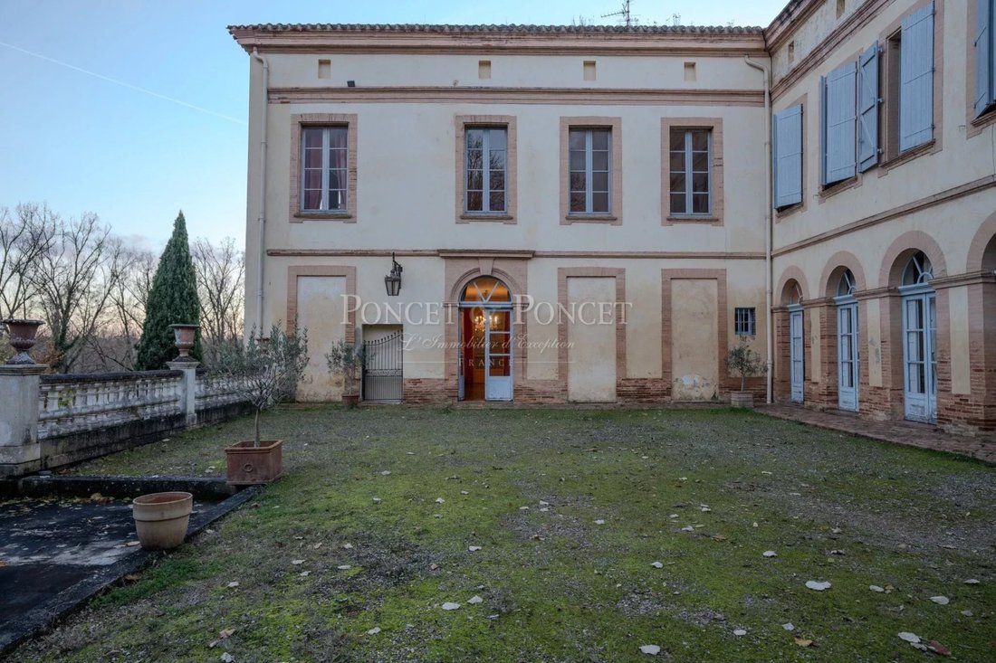 Chateau in Verdun-sur-Garonne, Occitania, France 3 - 16903524