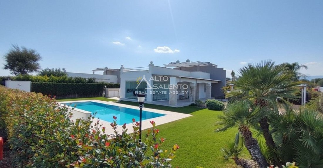Villa in Historic Center, Monopoli, Italy 2 - 16879680