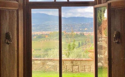 Castle for Sale in Tuscany, Italy