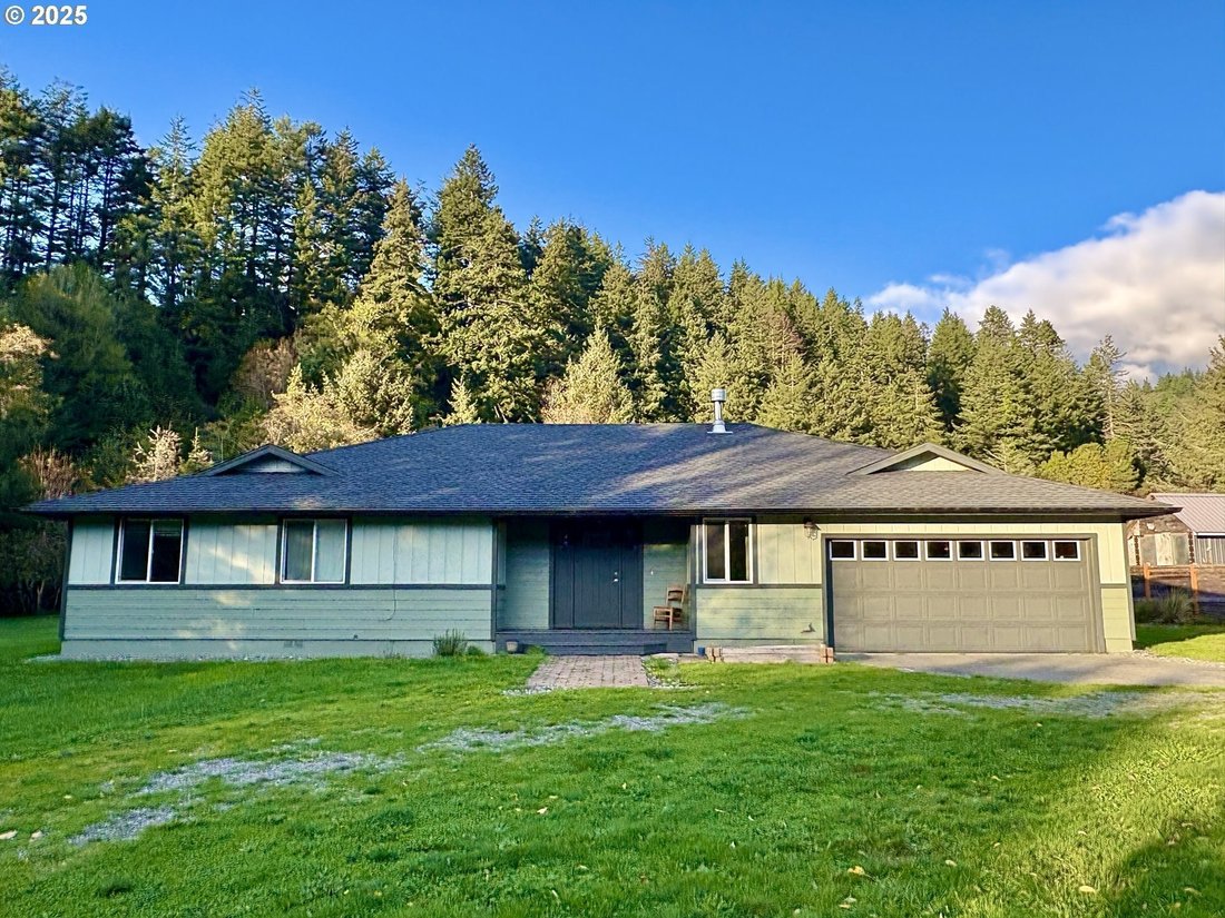 House in Gold Beach, Oregon, United States 1 - 16018380