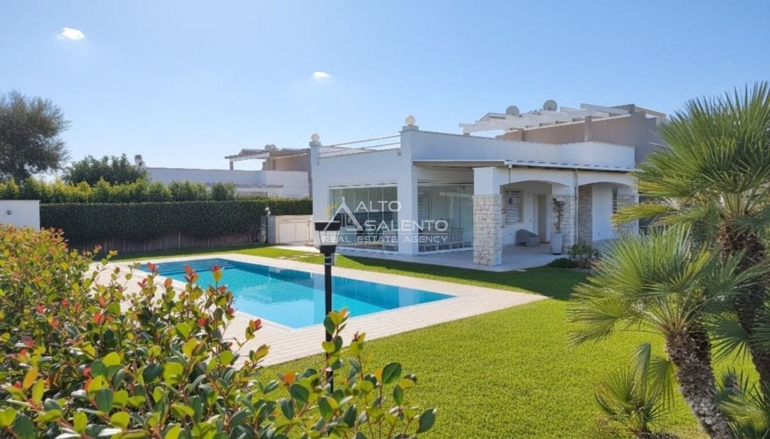 Villa in Historic Center, Monopoli, Italy 1 - 16879680