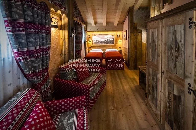 Chalet in Breuil-Cervinia, Aosta Valley / Vallée d'Aoste, Italy 4 - 16900074