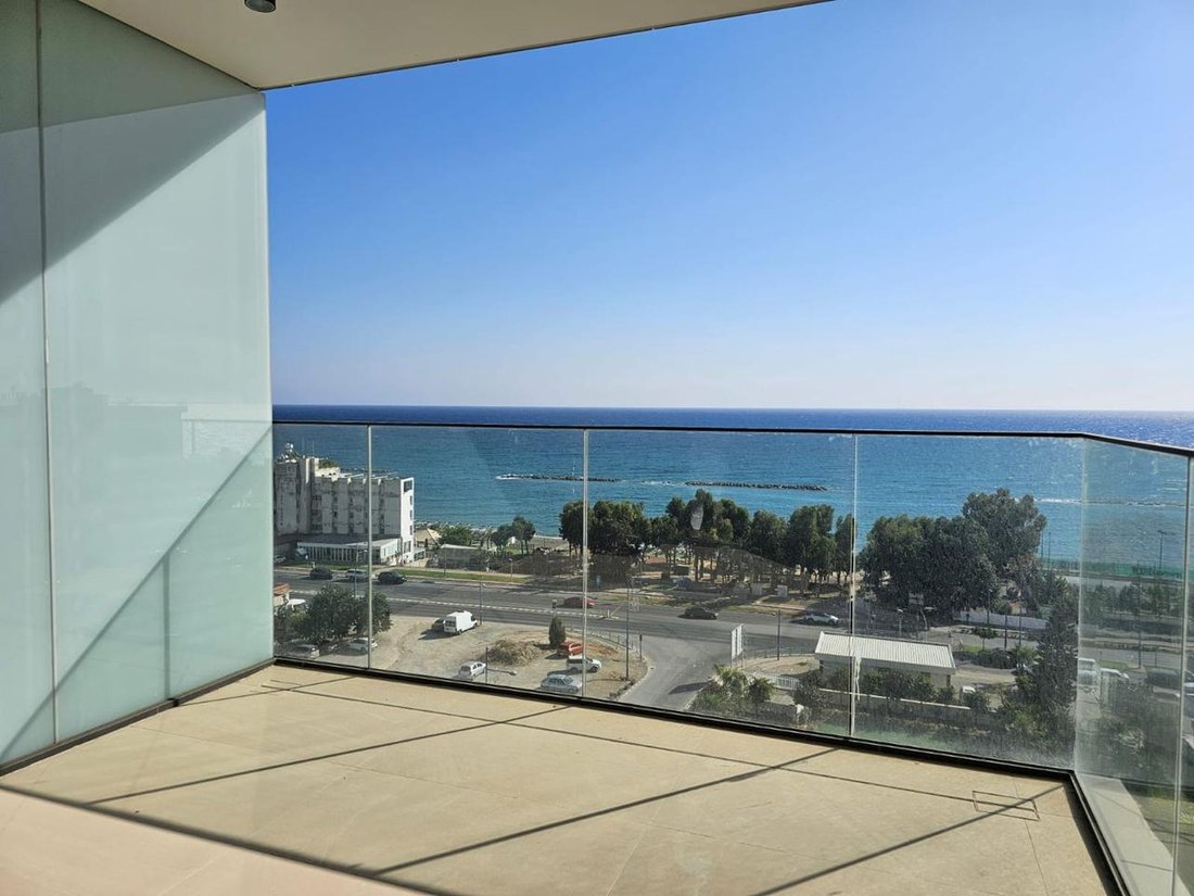 Apartment in Agios Tychon, Limassol, Cyprus 1 - 16904238