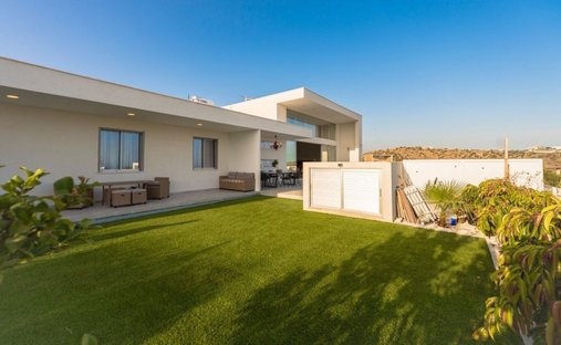 House in Agios Athanasios, Limassol, Cyprus 1