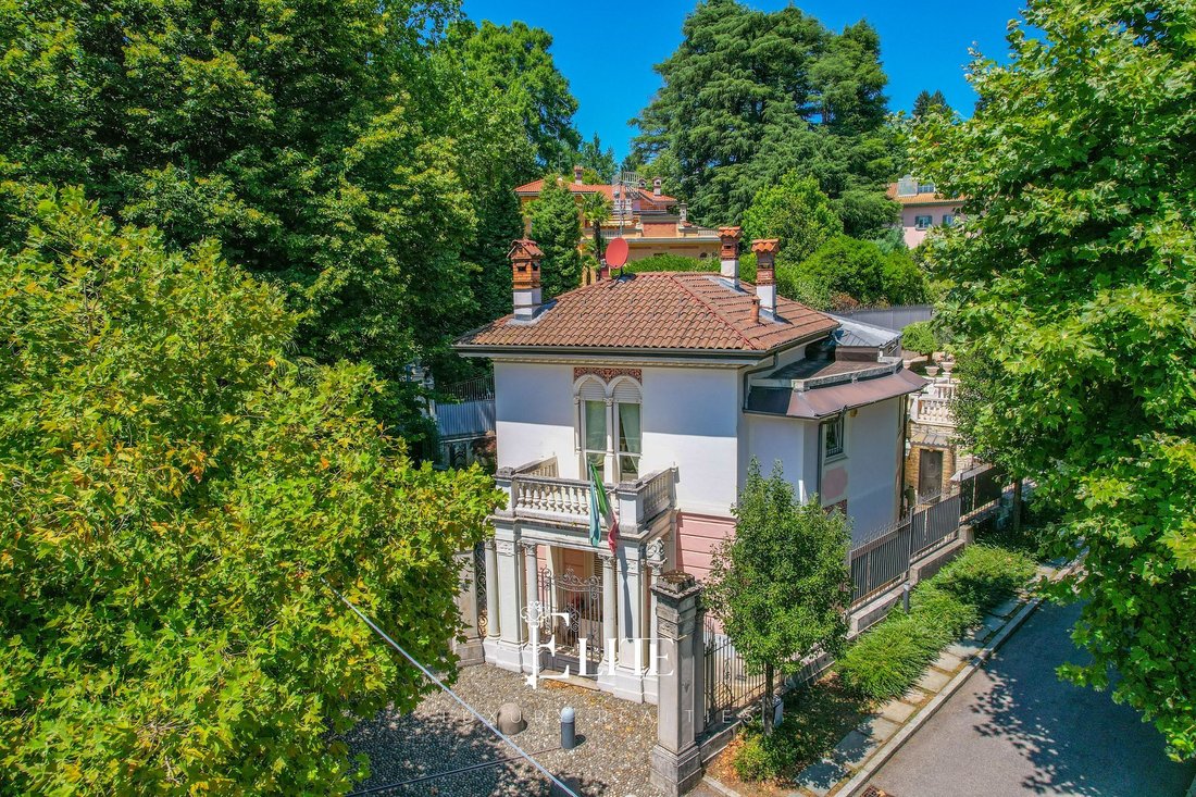 Villa in Masnago - Brunella, Varese, Lombardy 1 - 16904463