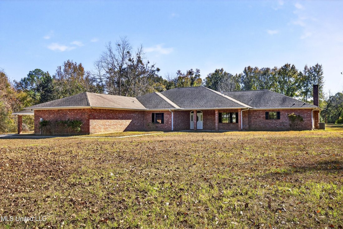 House in Gulfport, Mississippi, United States 1 - 16912322