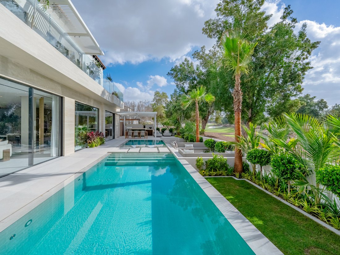 Villa in Jumeirah Golf Estates, Dubai, United Arab Emirates 2 - 16909172