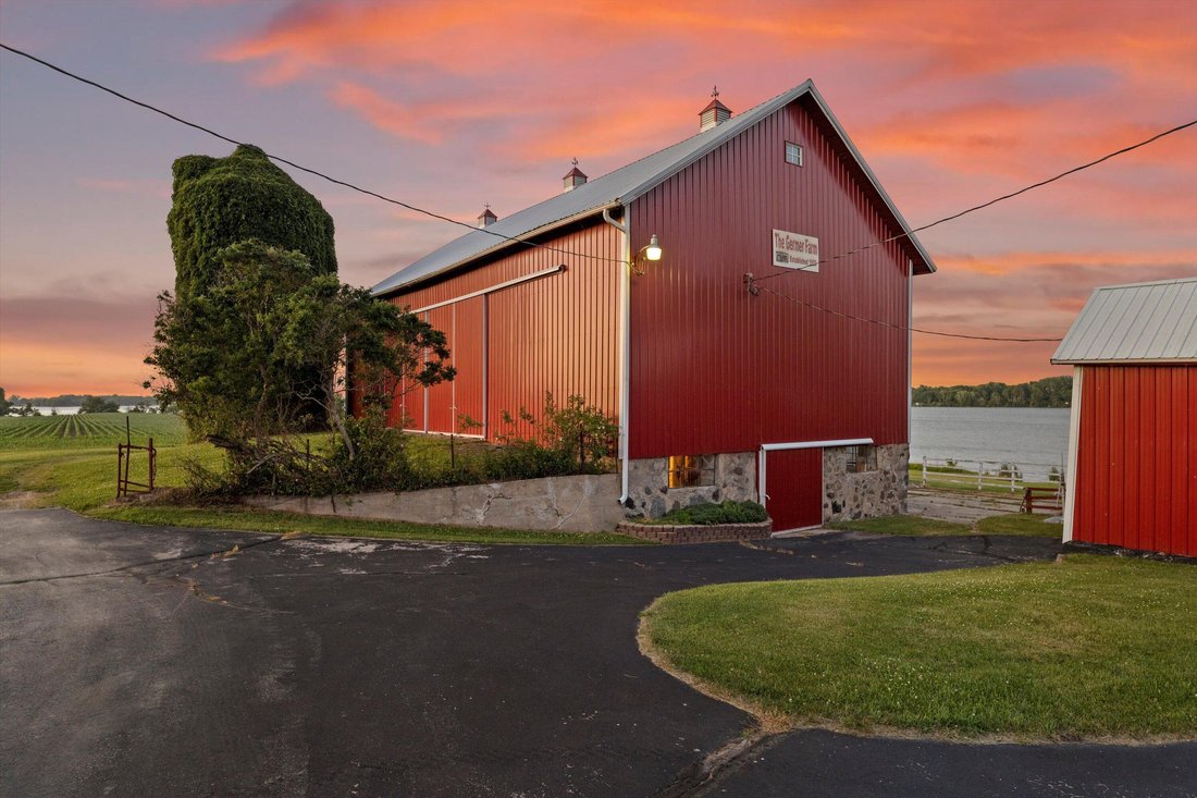 House in Hustisford, Wisconsin, United States 4 - 16907798