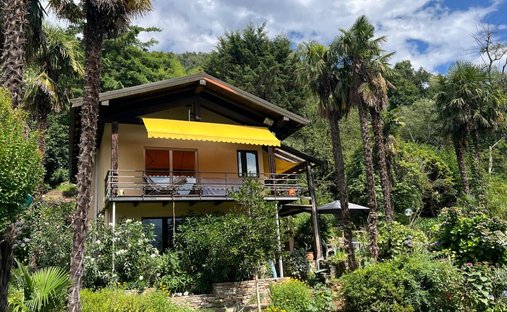 House in Tronzano Lago Maggiore, Lombardy, Italy 1