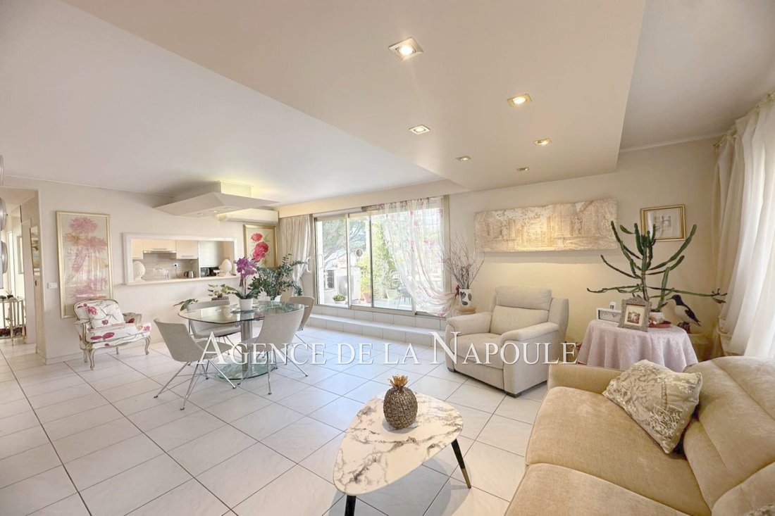 Apartamento en Le Cottage, Mandelieu-la-Napoule, Francia 4 - 16889036