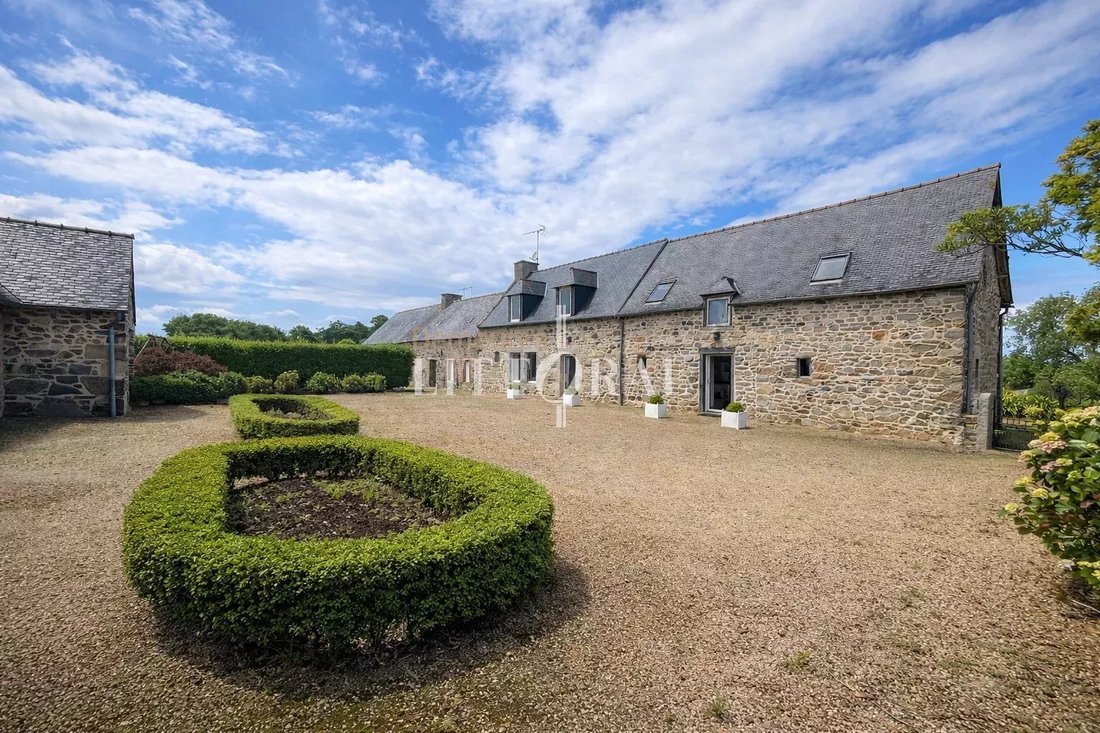 Estate in Plougrescant, Brittany, France 1 - 16811420