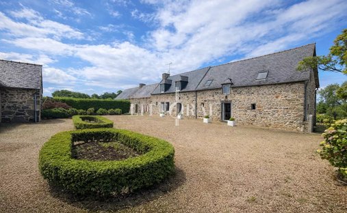Estate in Plougrescant, Brittany, France 1