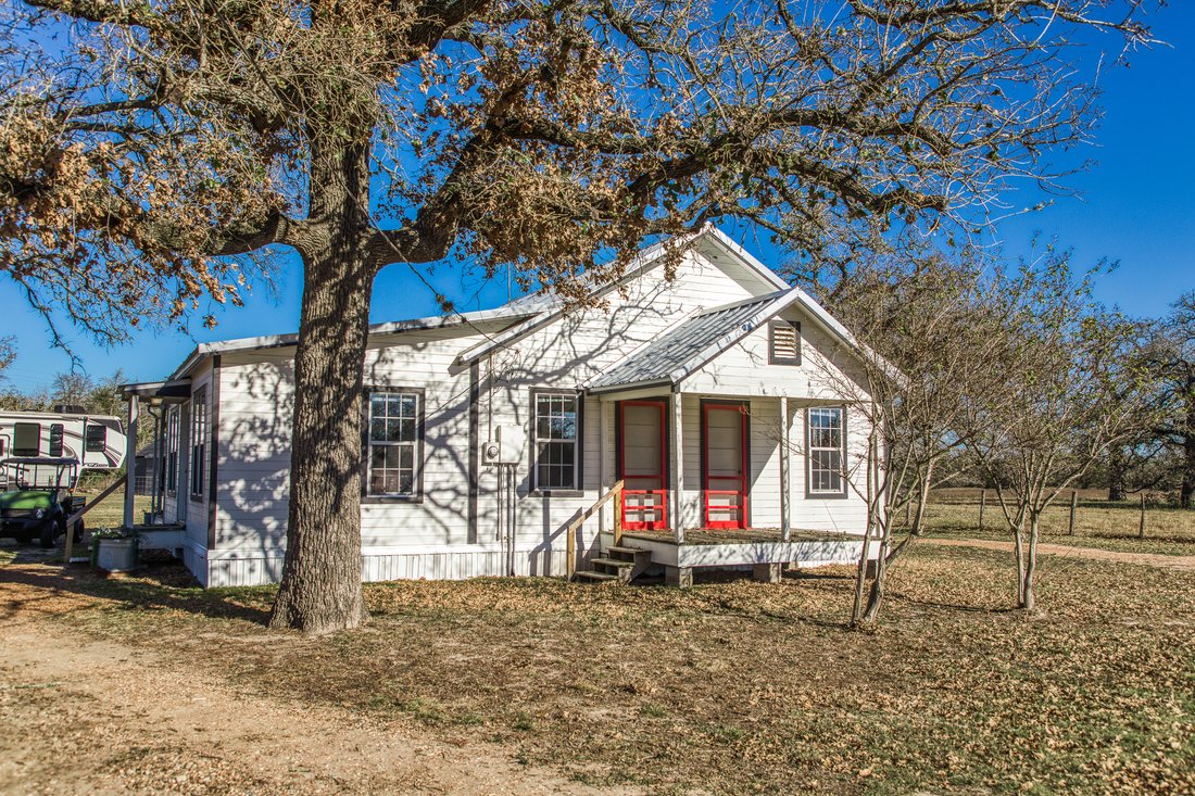 Burton, Texas, United States 4 - 16914279