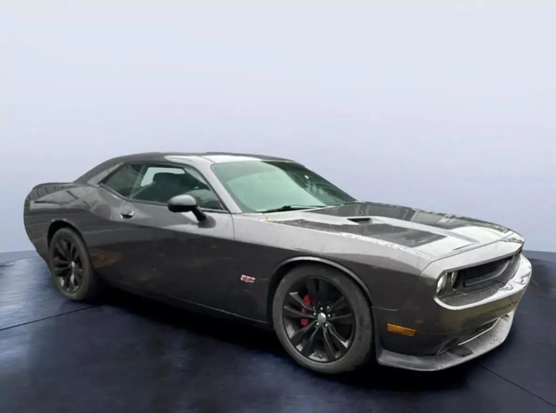 Coupe in Fredericksburg, Virginia, United States 2 - 12906751