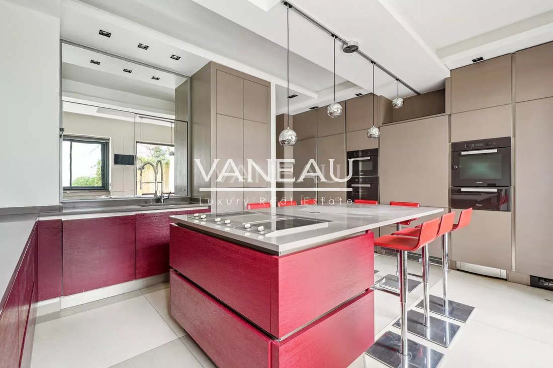 Apartment in Auteuil Nord, Paris 16e Arrondissement, Paris 5 - 15299438