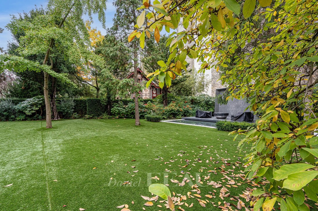 Estate in Auteuil Sud, Paris 16e Arrondissement, Paris 4 - 16910437