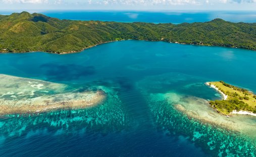 Land in Camp Bay, Islas de la Bahía, Honduras 1