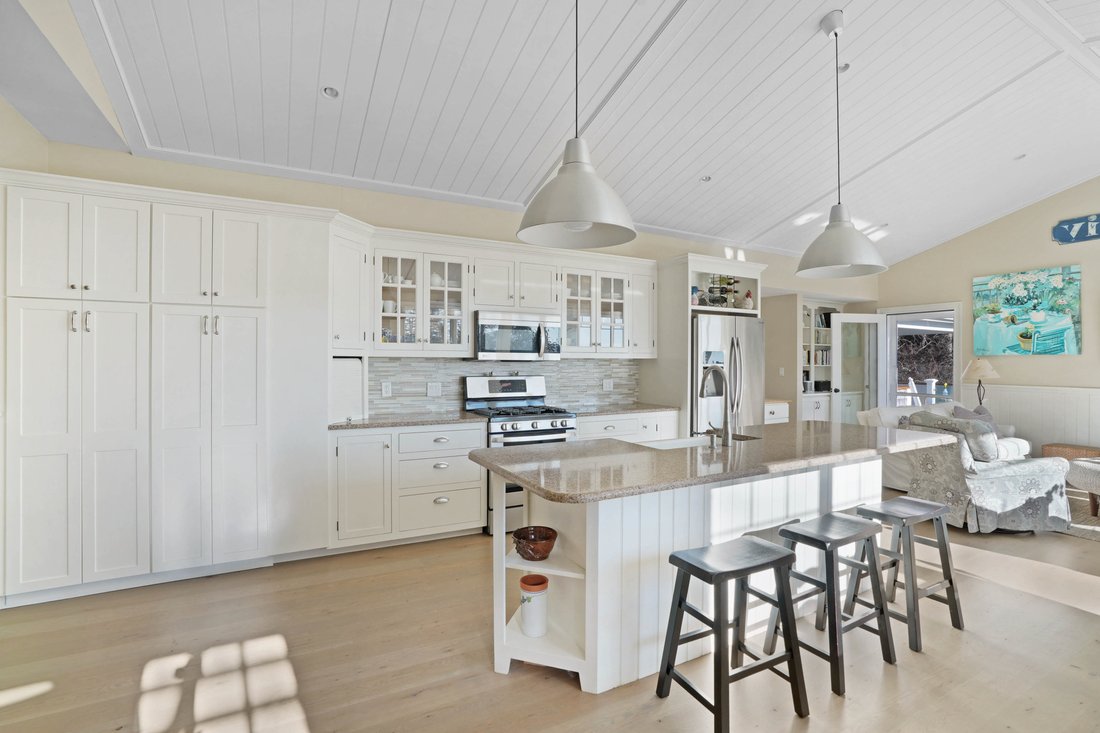 House in Oak Bluffs, Massachusetts, United States 3 - 16905620