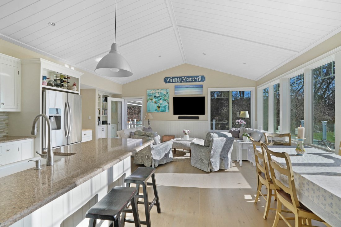House in Oak Bluffs, Massachusetts, United States 5 - 16905620