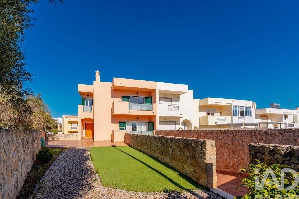 Townhouse in Olhos de Agua, Algarve, Portugal 1 - 16909171