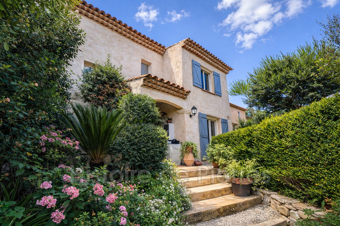 Villa in Grimaud, Provence-Alpes-Côte d'Azur, France 1 - 15590350