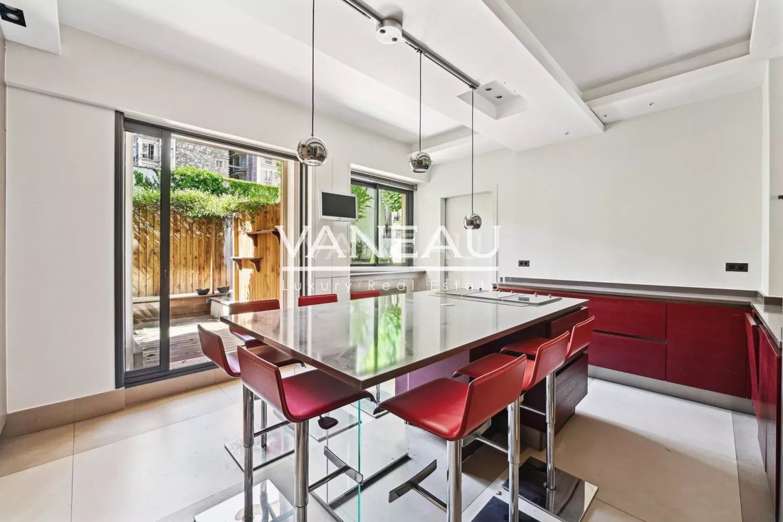 Apartment in Auteuil Nord, Paris 16e Arrondissement, Paris 4 - 15299438