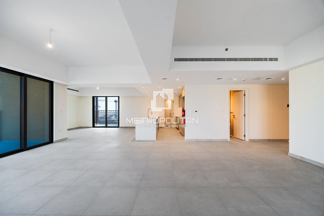 Apartment in Umm Suqeim, Dubai, United Arab Emirates 4 - 15619058