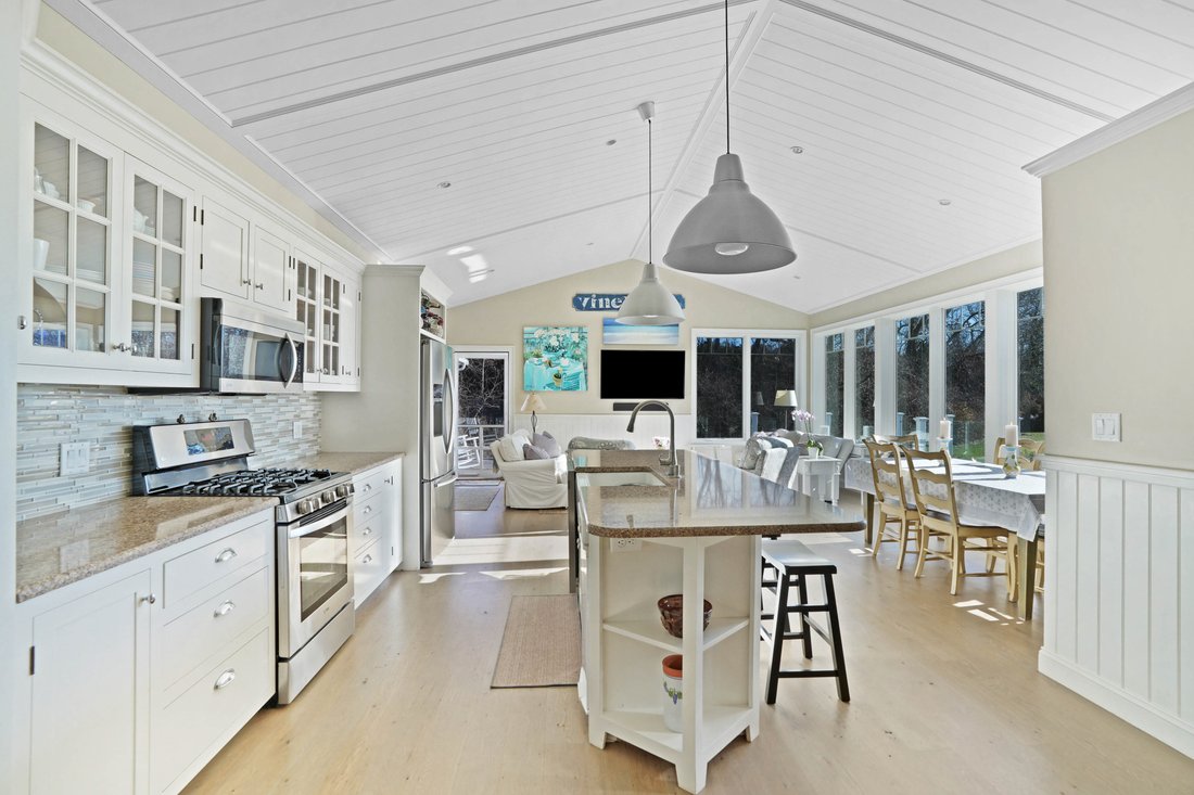 House in Oak Bluffs, Massachusetts, United States 4 - 16905620