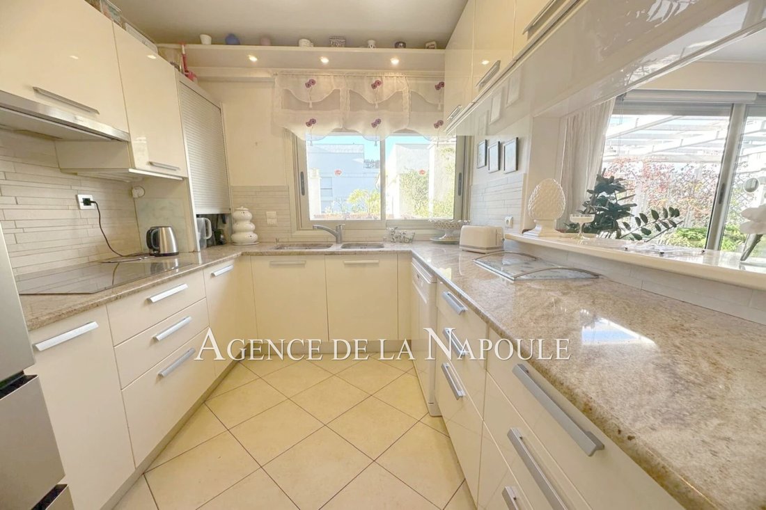 Apartamento en Le Cottage, Mandelieu-la-Napoule, Francia 5 - 16889036