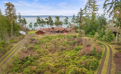 House in Marrowstone, Washington, United States 1