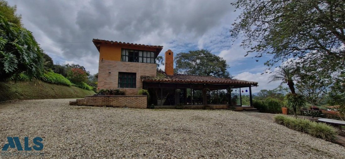 Finca in El Carmen de Viboral, Antioquia, Colombia 1 - 16910429