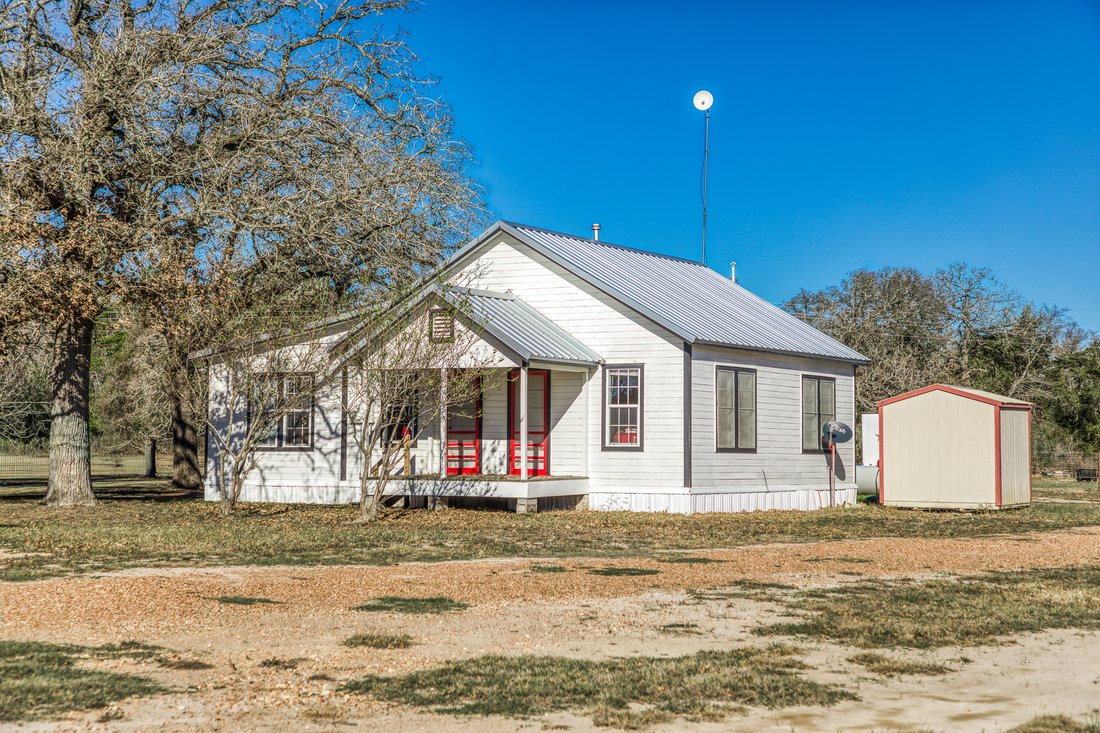 Burton, Texas, United States 5 - 16914279
