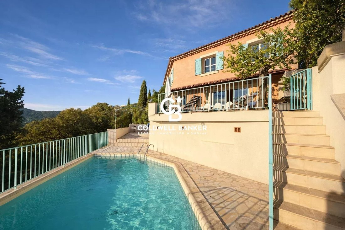 Villa in Hyeres, Provence-Alpes-Côte d'Azur, France 1 - 16910496