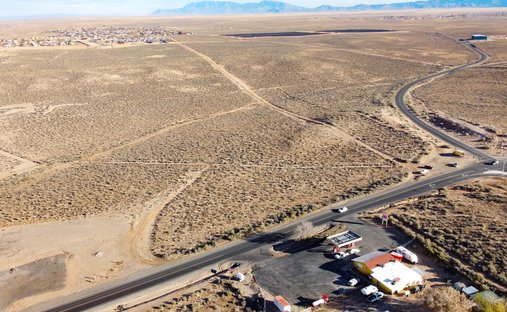 Land in Los Lunas, New Mexico, United States 1