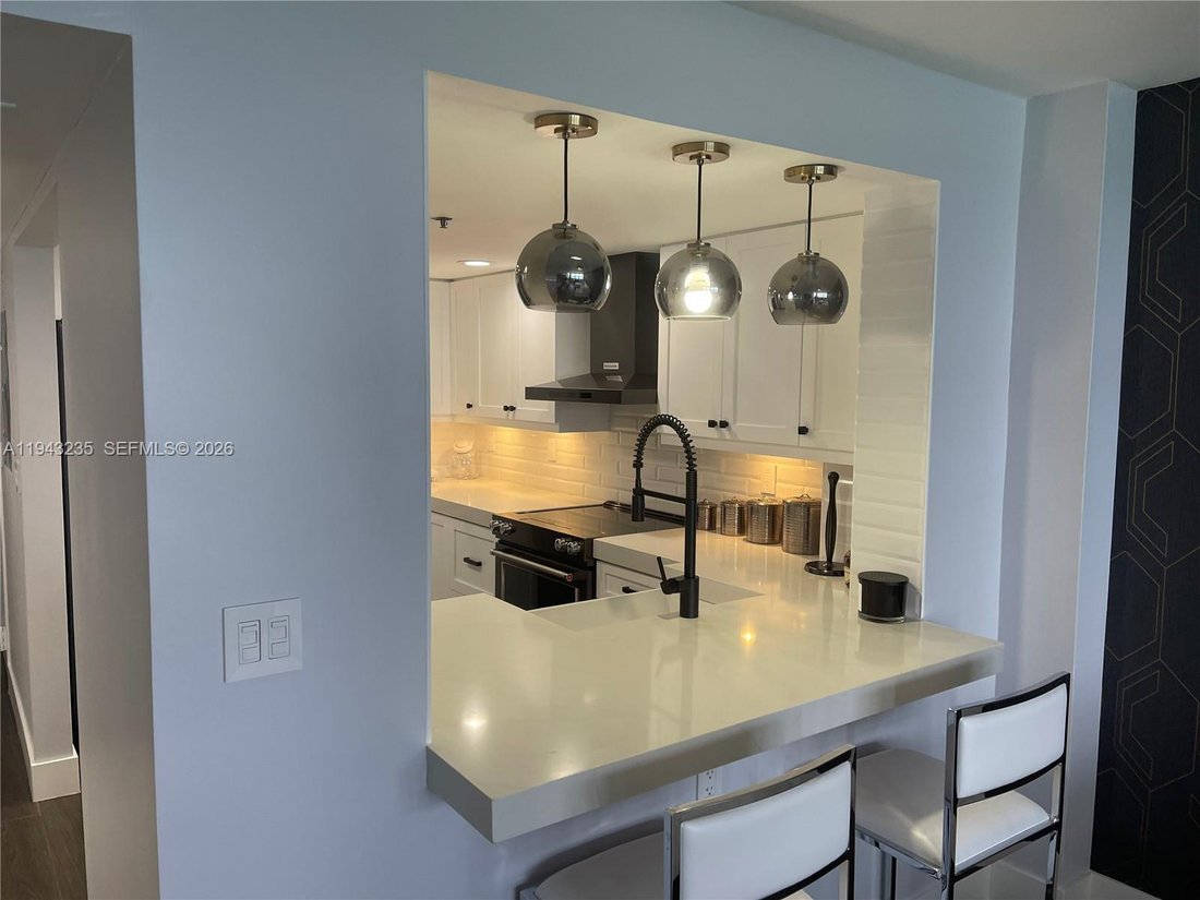 Condo in Miami Beach, Florida, United States 4 - 16913857