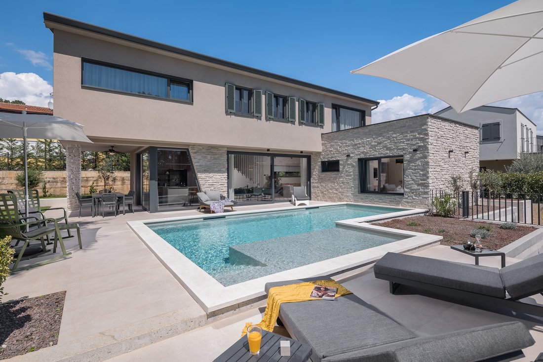 Villa in Porec, Istria County, Croatia 2 - 16910074