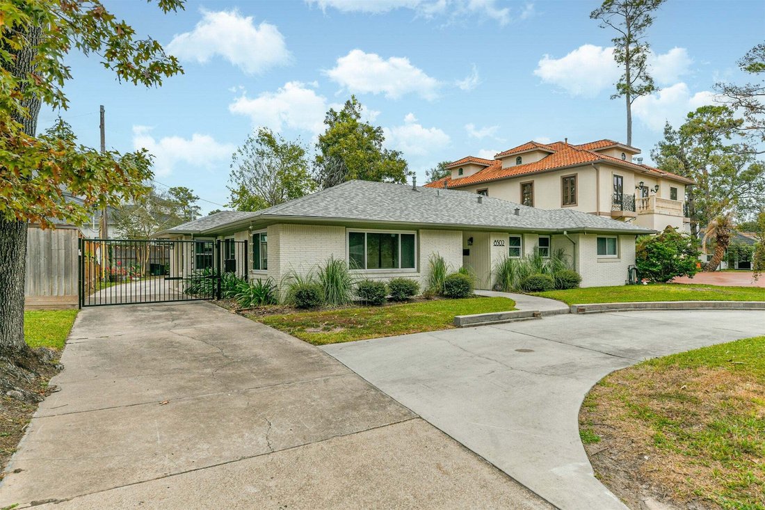House in Houston, Texas, United States 2 - 16906128