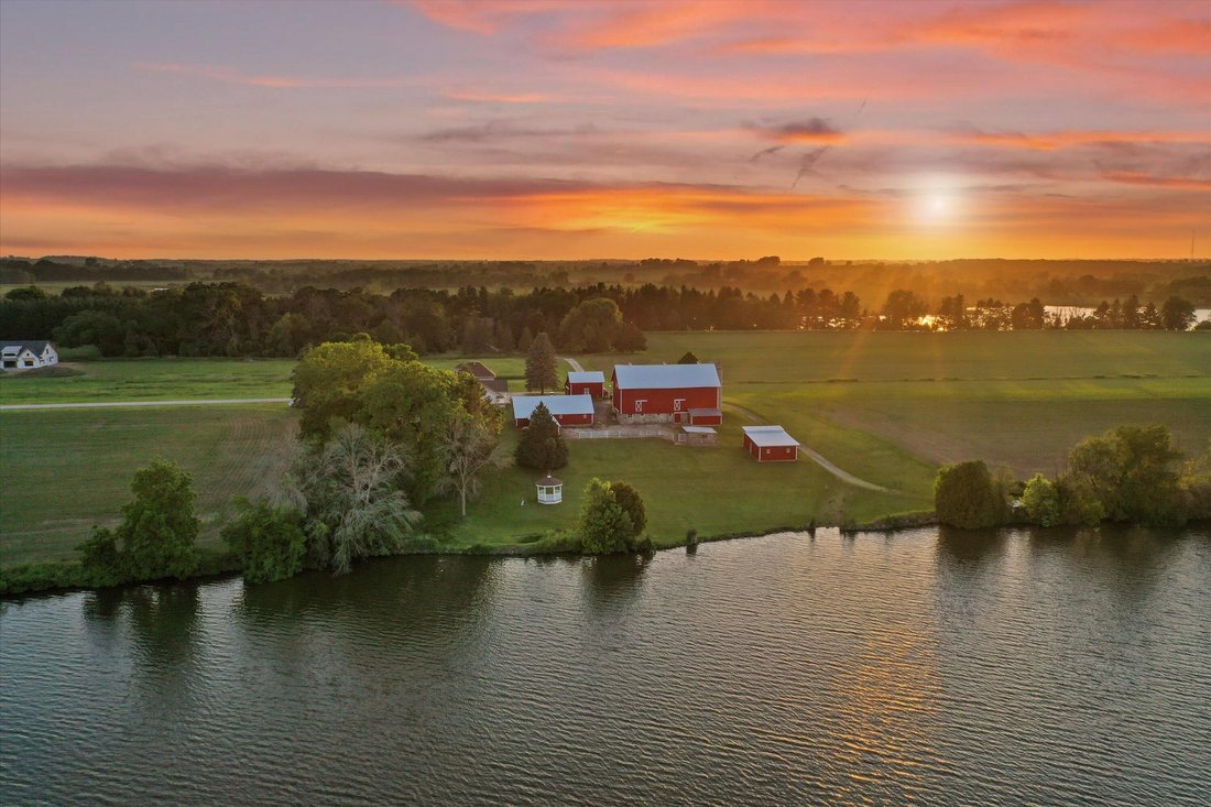 House in Hustisford, Wisconsin, United States 3 - 16907798