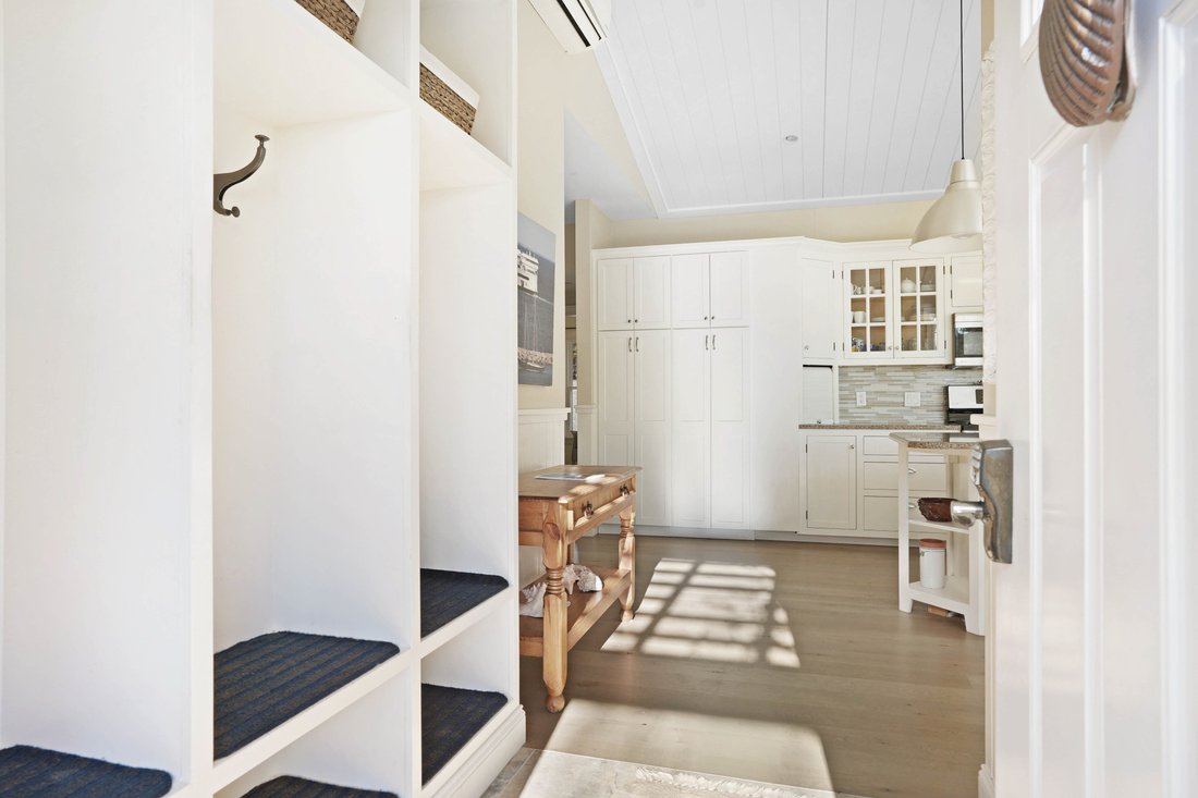 House in Oak Bluffs, Massachusetts, United States 2 - 16905620